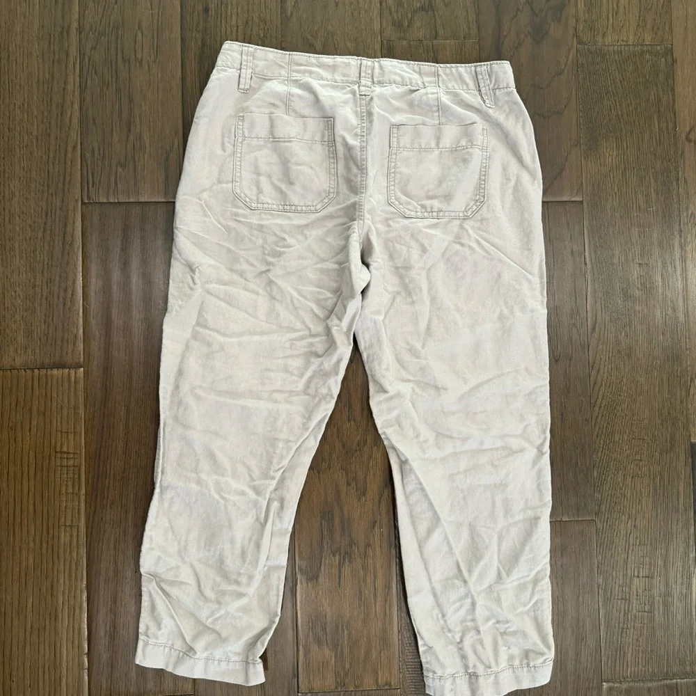 Old Navy Cropped Pants - Picture 2 of 8